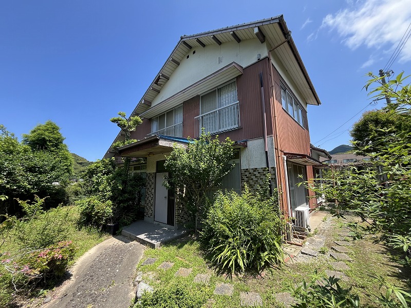 下関市吉母の中古一戸建て外観。昭和51年築の5SDK物件。