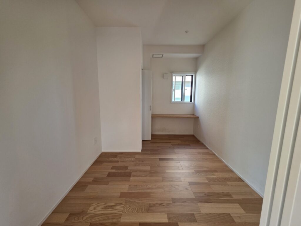 下関市安岡の中古住宅、1階5.2帖洋室・テレワークや来客用に便利な部屋